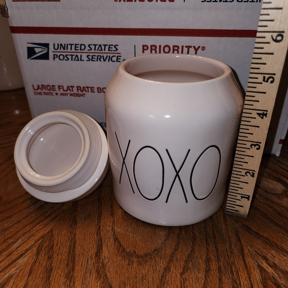 Rae Dunn Canister XOXO Love - Picture 3 of 6